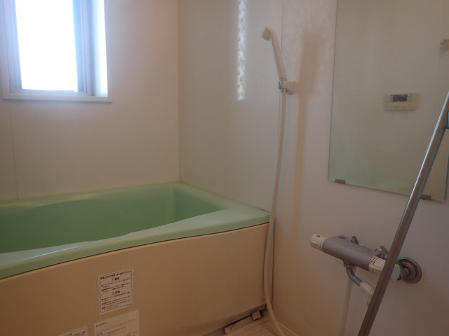 サプリーム大田川の浴室