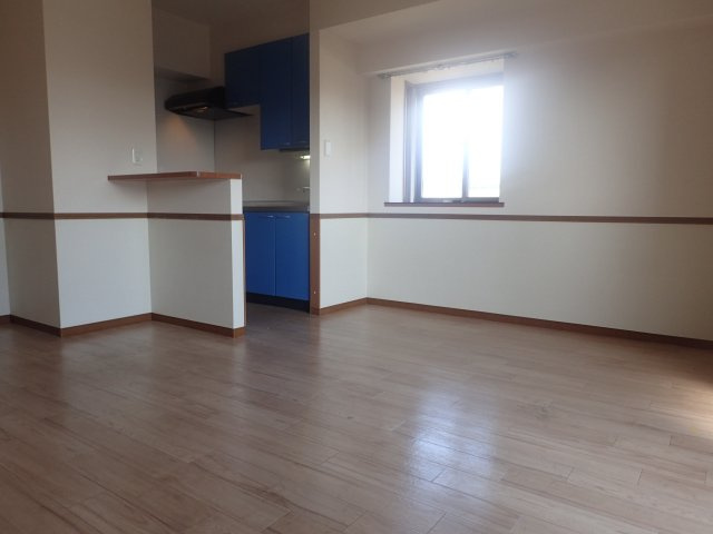 サプリーム大田川の居間・リビング