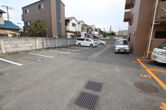 【駐車場】