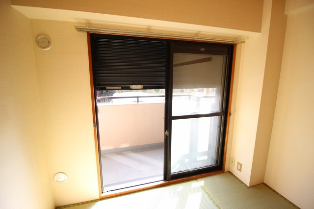 【バルコニー】 | フェリス旭ヶ丘 | ☆シャッター雨戸☆