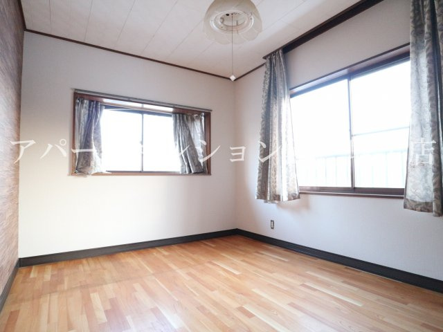 野々井戸建の洋室