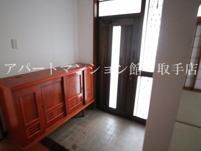 野々井戸建の玄関