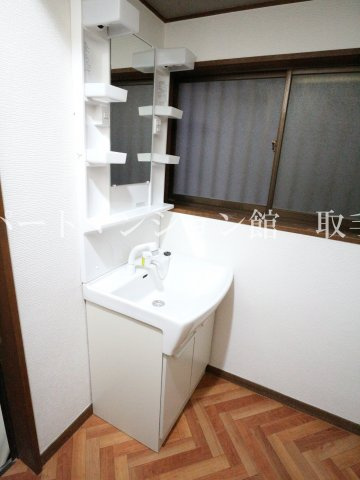 野々井戸建の洗面所