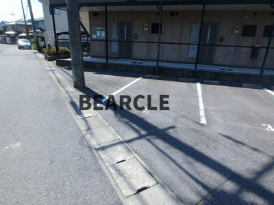 【駐車場】 | エスポワール青山 | 駐車場があるので、車を買う予定の方も安心です