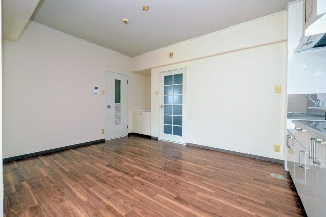 西本ビルの居間・リビング|西本ビル202号室