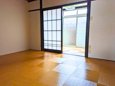 【居間・リビング】 | 収納豊富な十日市西テラスハウス