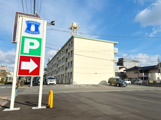 【外観】 | 隣にはコンビニが有り便利の良い立地です。