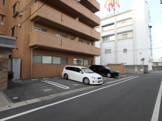 【駐車場】
