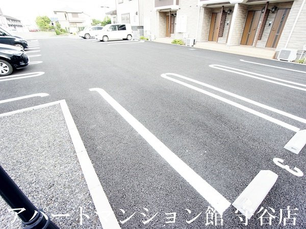 Casa SerenoⅠの駐車場