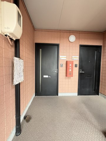 サングリーンB棟の玄関|イメージ105号室の写真