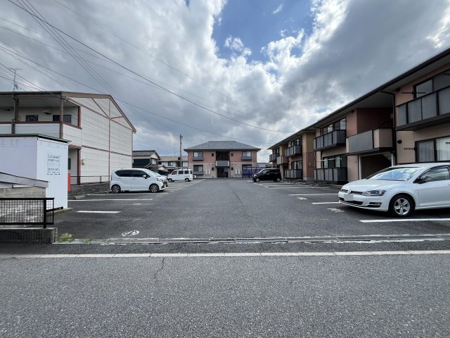 サングリーンB棟の駐車場