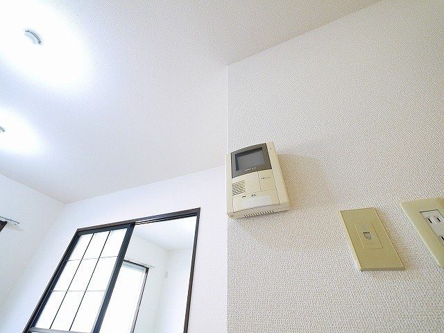 ファミールＡ・Ｂのエントランス|出入りのしやすいエントランス
