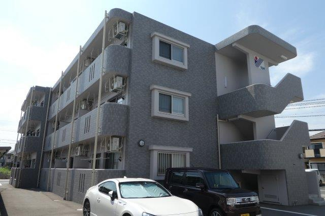 総社市三輪の賃貸マンションの外観