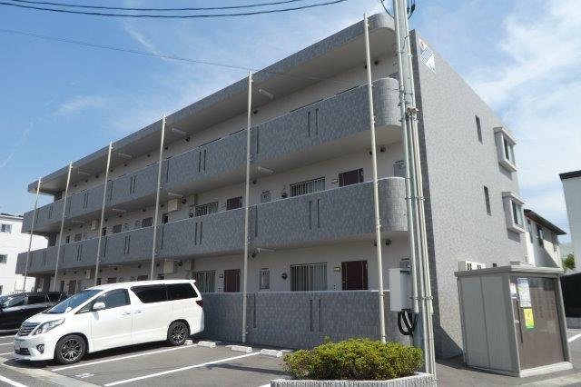 総社市三輪の賃貸マンションの外観