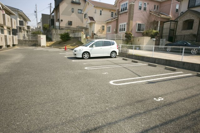 Shiny.Yの駐車場