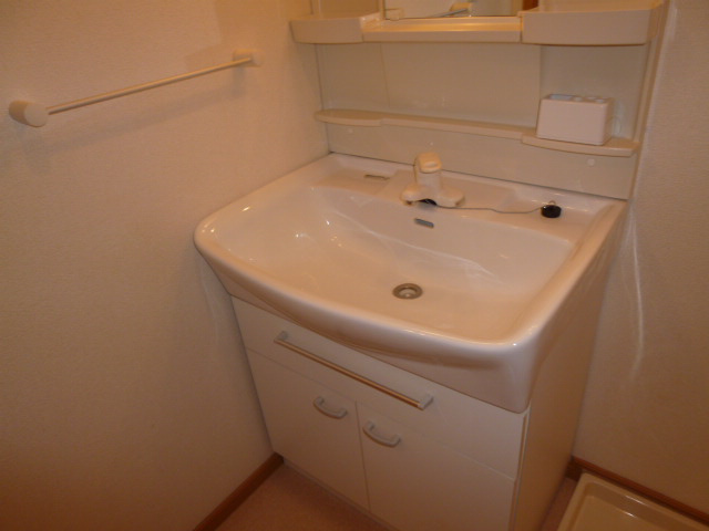 カーサ・アヴェニュＡの独立洗面台