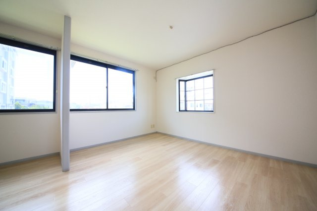 サンビレッジ住吉D棟の居間・リビング