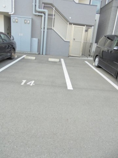 【駐車場】 | ※実際の区画とは異なります