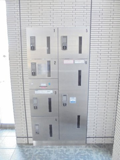 【エントランス】 | 宅配ボックス