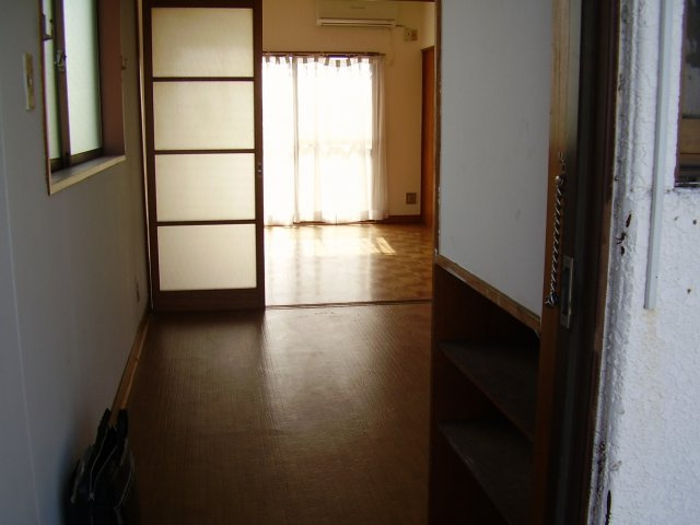 小沢ハイツの洋室