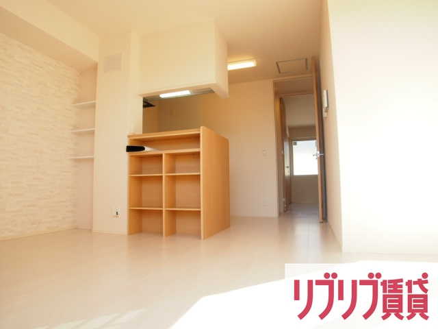 バードネイチャー　Ｅ棟の居間・リビング