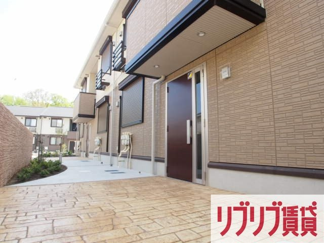 バードネイチャー　Ｅ棟のエントランス