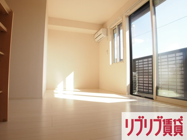 バードネイチャー　Ｅ棟の居間・リビング