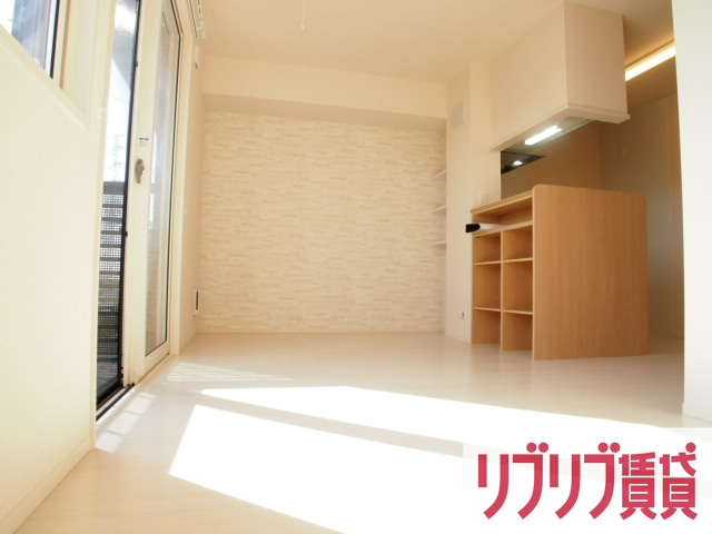 バードネイチャー　Ｅ棟の居間・リビング