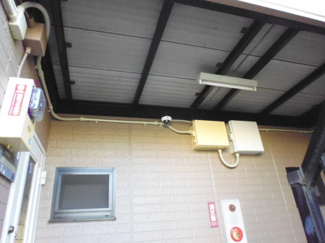 【その他共用部分】 | 共用部にある防犯カメラです！防犯性が高く、夜遅くに帰宅する時やお出かけ時も安心ですね♪