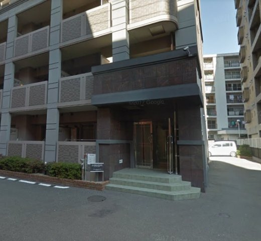 イルミオポストのエントランス
