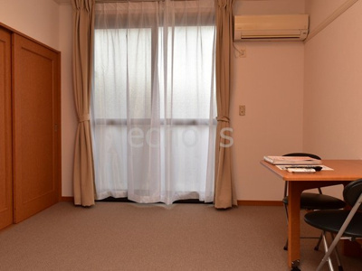 【居間・リビング】 | レオパレス城南 | こちらの居間で趣味の時間をお楽しみください