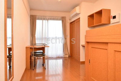 【居間・リビング】 | レオパレススペーシアⅡ | ゆったり過ごせる居間です