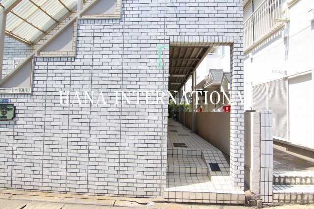 ローズアパートＱ44のエントランス