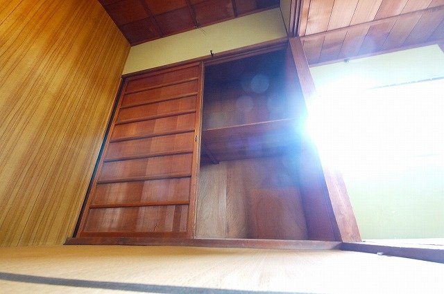 西笹鉾貸家の収納|衣類はもちろん、お布団もしっかり収納できますね。