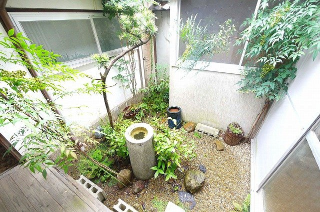 西笹鉾貸家の庭|洗濯物も干せる中庭です。