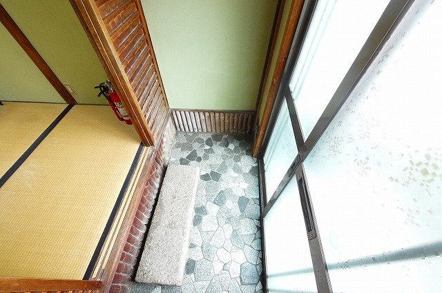 西笹鉾貸家の玄関|明るい玄関です。