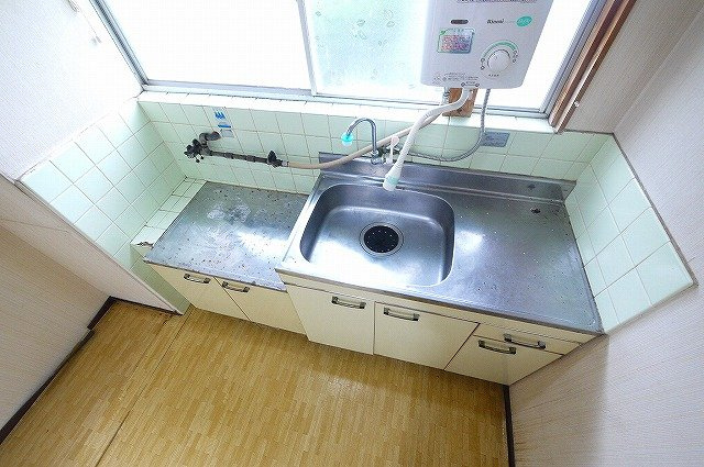 西笹鉾貸家のキッチン|毎日のお料理もしっかりできる広さがあります。
