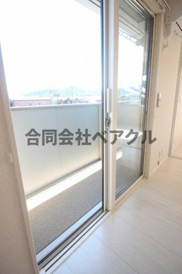 【バルコニー】 | ヴィヴィアーナ | 外からの目が気にならないバルコニーで洗濯物が干せます