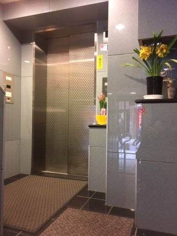 新橋第一中ビルのエントランス