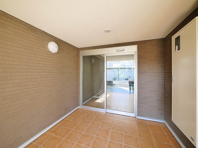 ノア・バリウスのエントランス|落ち着いたエントランスです