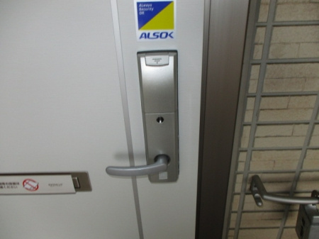 ローベルジュＢの玄関