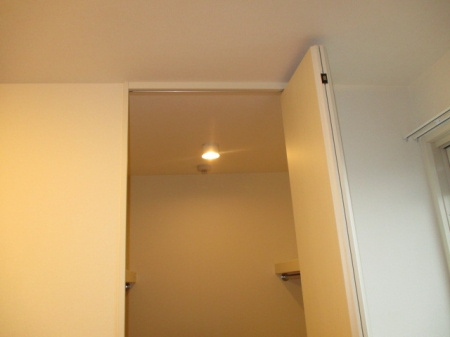 ローベルジュＢの収納|ウォークインクローゼット