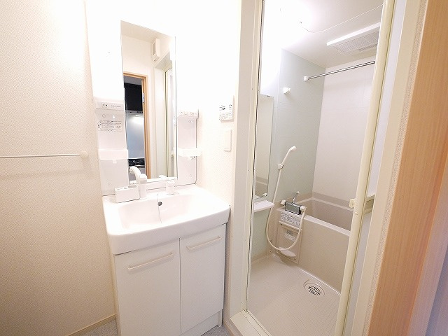 レーベンの洗面所|忙しい朝には欠かせない洗面所です