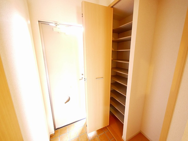 レーベンの玄関|シンプルで使いやすい玄関です