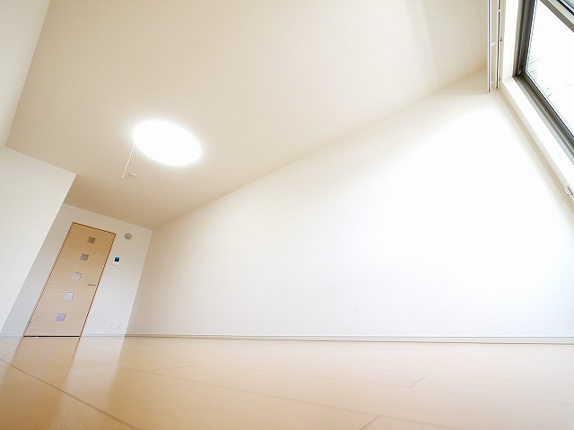 レーベンの洋室|コンパクトで使いやすい洋室です