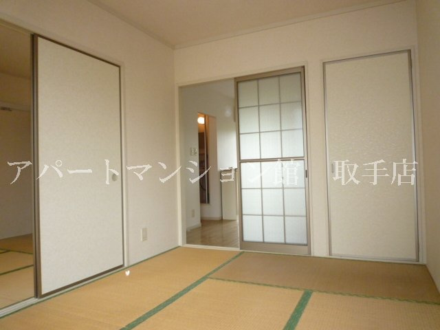 コーポセンチュリーの和室
