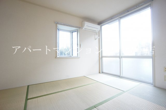 コーポセンチュリーの和室