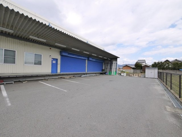 東九条町倉庫・事務所の駐車場