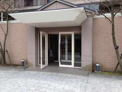 【エントランス】 | ルクサージュあおば台山の手台C号棟 | 東急こどもの国線「こどもの国」駅徒歩6分と好立地！
