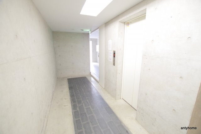 大阪市北区菅原町の賃貸マンションのロビー
